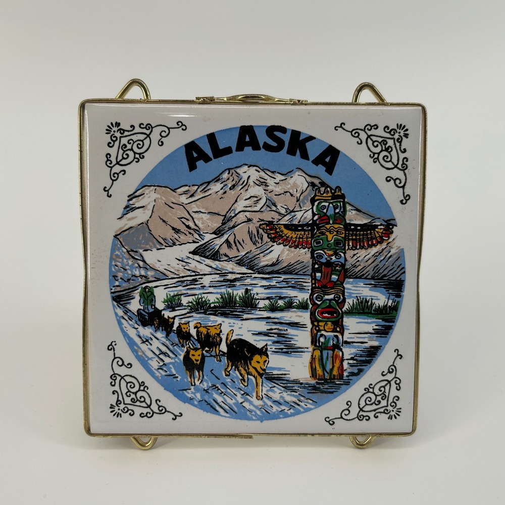 Vintage Cathay Tile Alaska Souvenir Trivet Dog Sled Totem Pole Easel Stand RQ-6